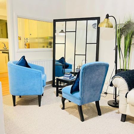 Lovely 1 Bed Home Near Hospital, With Parking & Garden Work Contractor Leisure, Sapphire CBG Eksteriør billede
