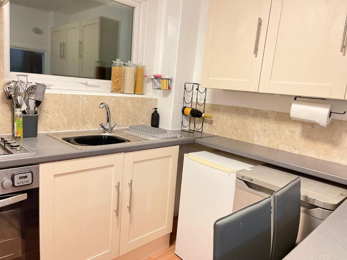 Lovely 1 Bed Home Near Hospital, With Parking & Garden Work Contractor Leisure, Sapphire CBG Eksteriør billede